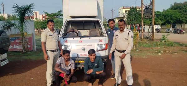 20 लाख के सामान और डिलीवरी वैन लूटने वाले दो गिरफ्तार