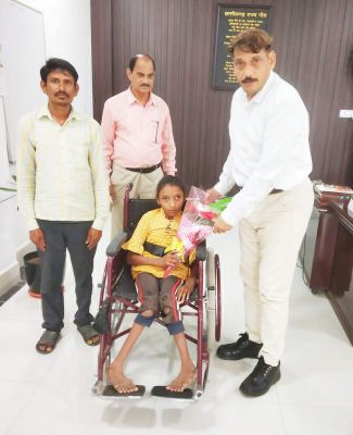 नीमा को 15 मिनट के अंदर मिला व्हीलचेयर