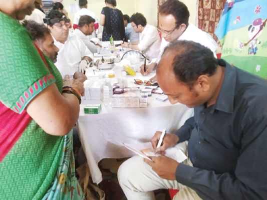  कायस्थ महासभा का चिकित्सा शिविर, 189 रोगियों का हुआ ईलाज