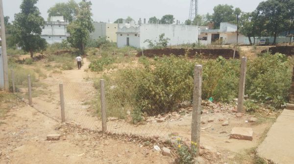 रिकॉर्ड में हेराफेरी कर दूसरे की जमीन को बिकवाया