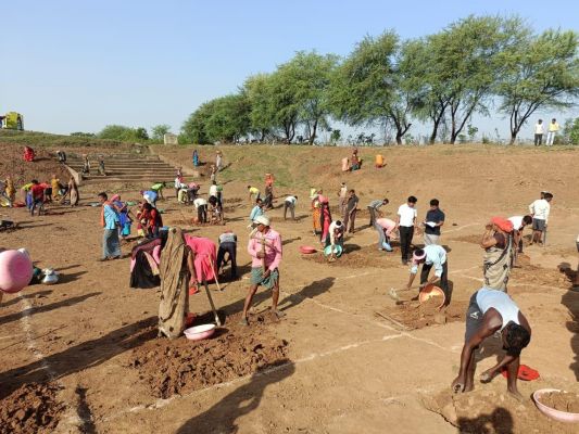 रोजगार देने के तीन अलग-अलग पैरामीटर्स पर कबीरधाम प्रदेश में अव्वल
