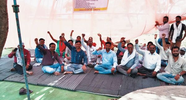 मांगों को लेकर पटवारियों की बेमुद्दत हड़ताल जारी