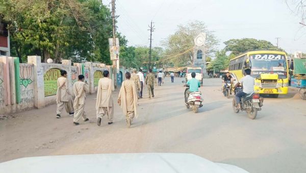 पैदल पेट्रोलिंग, 54 लापरवाह वाहन चालकों पर जुर्माना