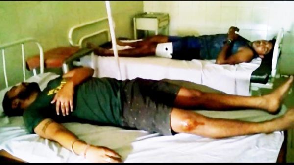 चाकू रॉड लेकर खदान में लूटपाट, 2 घायल, अस्पताल में भर्ती 