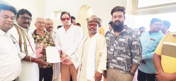 विधायकों और महापौर से मिले कर्मचारी, दिया मांगों का ज्ञापन