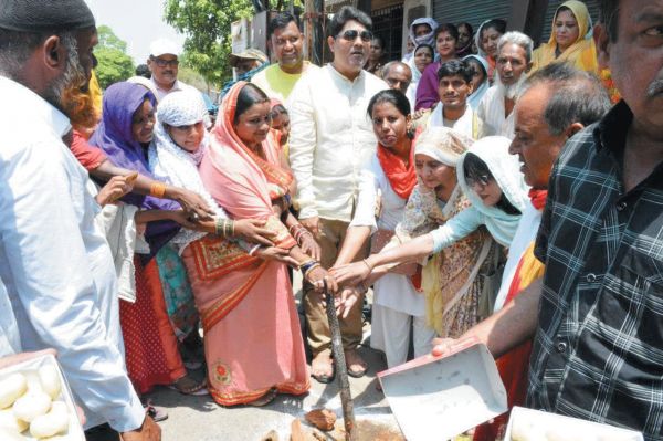 वायु प्रदूषण कम करने चौरसिया कॉलोनी मार्ग का डामरीकरण