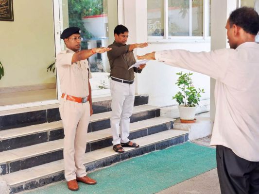 झीरम श्रद्धांजलि दिवस पर पुलिस ने लिया हिंसा से मुकाबले का संकल्प