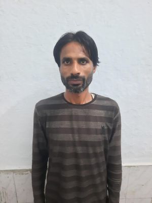 नकली इयरपाड्स, स्टॉपवाच बेच रहा दिल्ली का ठग गिरफ्तार