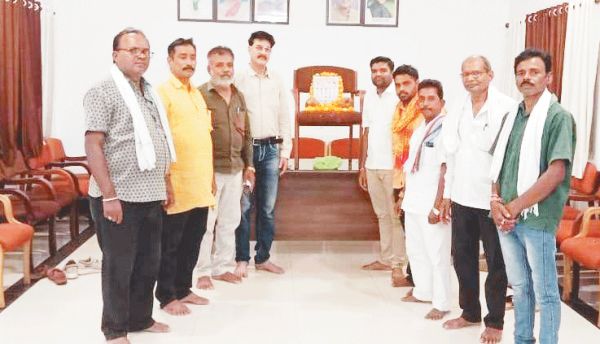 झीरम घाटी के शहीदों को दी श्रद्धांजलि