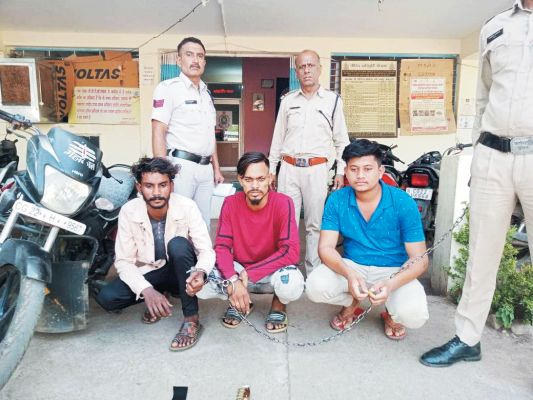 अलग-अलग मामलों में एक नाबालिग सहित 15 गिरफ्तार