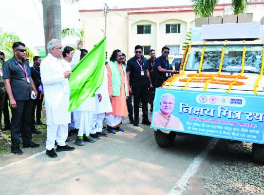 निक्षय रथ को सीएम ने दिखाई हरी झंडी