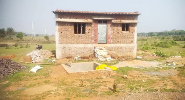 12 साल के बाद पूर्व सरपंच ने अनापत्ति  पर की आपत्ति, कलेक्टर के नाम ज्ञापन 