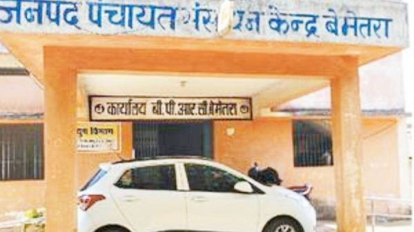 पांच साल बाद भी उधार के कमरों में चल रहा आयुर्वेद चिकित्सा अधिकारी का कार्यालय 