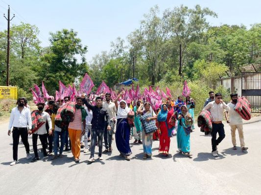 अघोषित बिजली कटौती को लेकर जकांछ ने ईई कार्यालय का किया घेराव