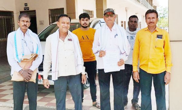 नहीं खुला शराब दुकान तो चक्काजाम...