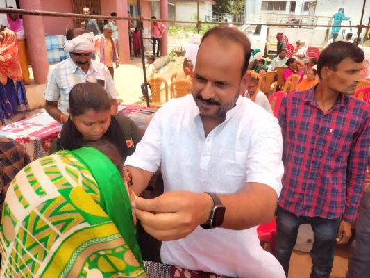 एक हजार लोगों को चश्मा व 80 बुजुर्गों को कान की मशीन 