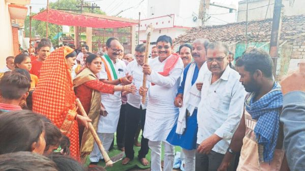 सीमेंट कांक्रीट सडक़, नाली निर्माण का भूमिपूजन