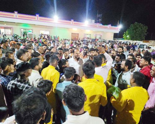 किसान नेता ने बेरला में हजारों कार्यकर्ताओं के बीच मनाया जन्मदिन 