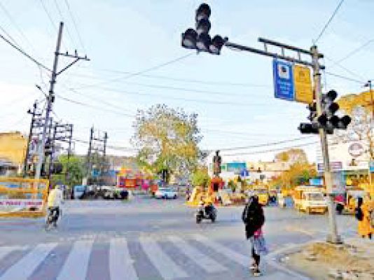 अब ट्रैफिक सिग्नल भी दौड़ेगा जहां जरूरत वहां पहुंचेगा