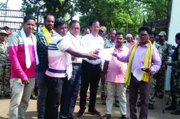  28 सूत्रीय मांगों को लेकर सर्व आदिवासी समाज ने सौंपा ज्ञापन