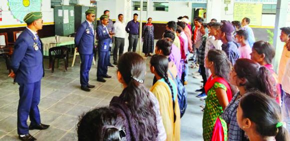 आदर्श स्कूल फरसगांव में प्लेसमेंट कैंप व रोजगार मेला