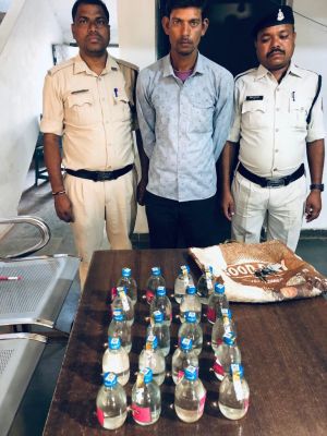 दो शराब कोचियों से  52 पौवा शराब जब्त