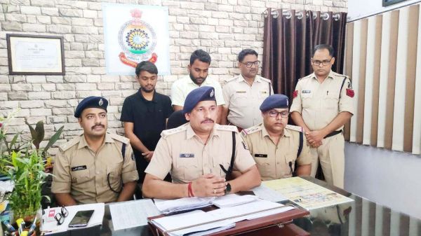 ऑनलाइन क्रिकेट सट्टा पर कोतवाली पुलिस की कार्रवाई