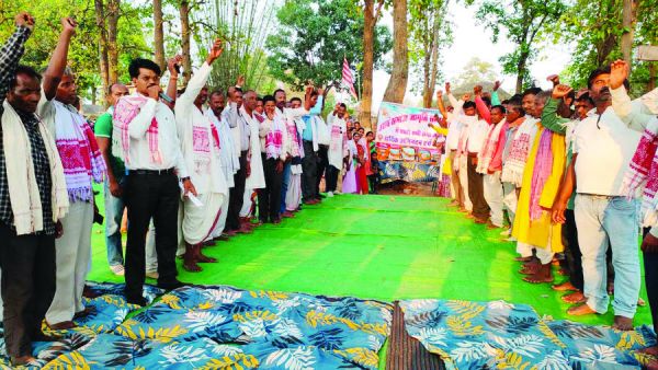 संगठन को मजबूत करने  उराँव समाज का बैठक