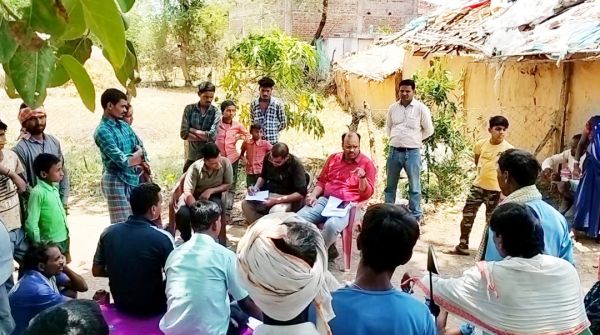 गैस सिलेंडर फटने से दो मकान खाक, मवेशी जिंदा जले