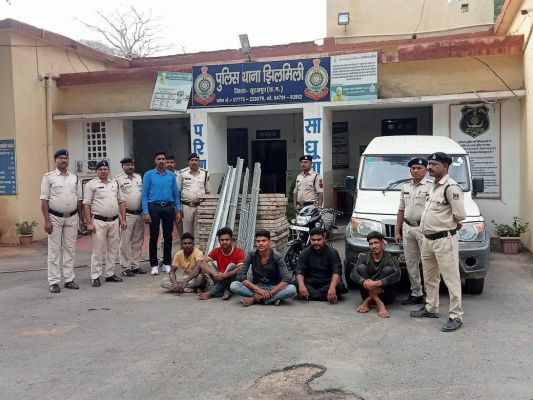 चोरी के 2 मामले, 5 आरोपी गिरफ्तार