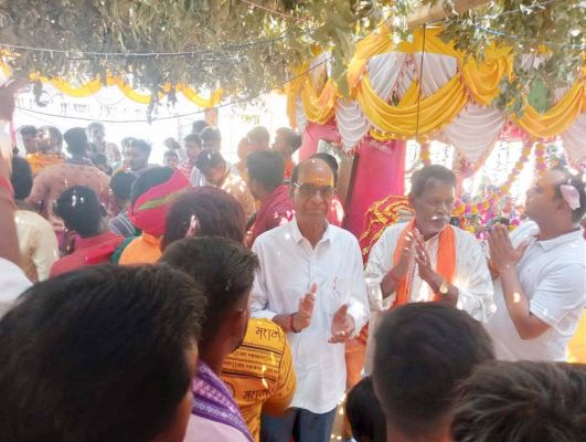 संकीर्तन यज्ञ में शामिल हुए पूर्व विधायक 