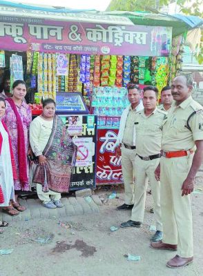 खरसिया पुलिस ने बैनर, पोस्टर   और रैली के जरिये नशे से दूर   रहने का दिया संदेश 