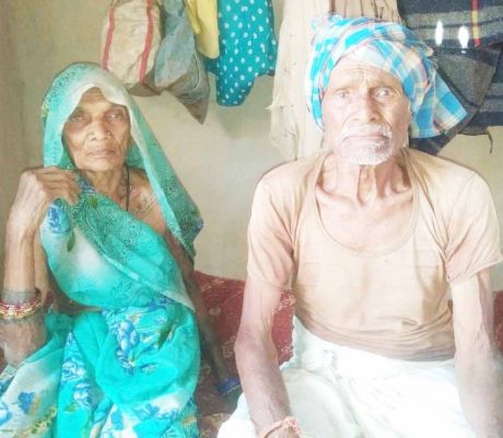 उम्र का शतक लगाने के बाद भी सहारा पेंशन के लाभ से वंचित