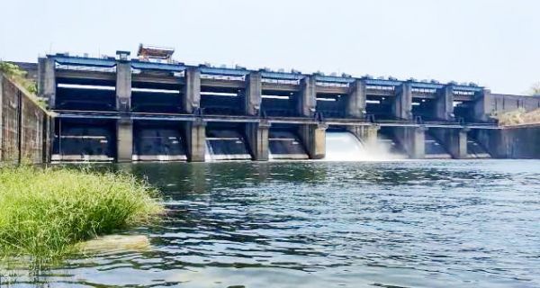 केलो से रूटिन प्रक्रिया के तहत छोड़ा  जा रहा पानी-ईई केलो परियोजना