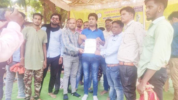 राजस्व पटवारी संघ के धरना-प्रदर्शन को जकांछ ने दिया समर्थन