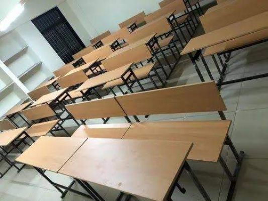 2-3 हजार के घटिया फर्नीचर का 7-8 हजार का भुगतान