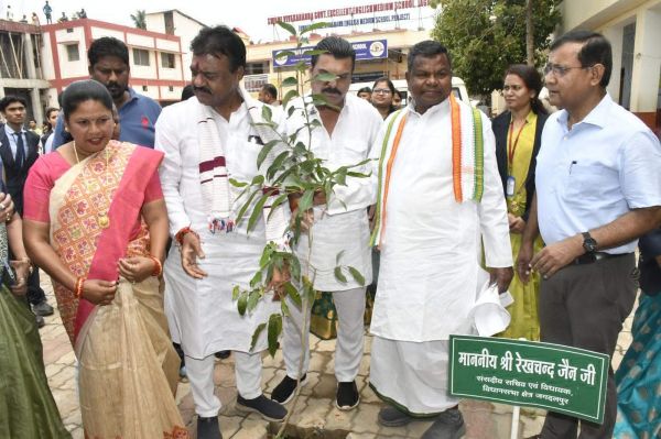 पर्यावरण का संरक्षण सभी  का दायित्व- लखमा