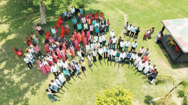 वनांचल ग्राम बारनवापारा में नि:शुल्क स्वास्थ्य शिविर, 250 से अधिक लाभान्वित