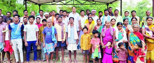 बाफना ने चौपाल लगाकर ग्रामीणों से की चर्चा, समस्याएं जानी