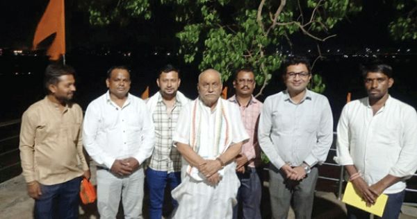 पर्यावरण दिवस, चंद्रशेखर ने की पीपल वृक्ष की पूजा