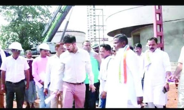 लखमा पहुंचे निर्माणाधीन मक्का प्रसंस्करण प्लांट, किया निरीक्षण
