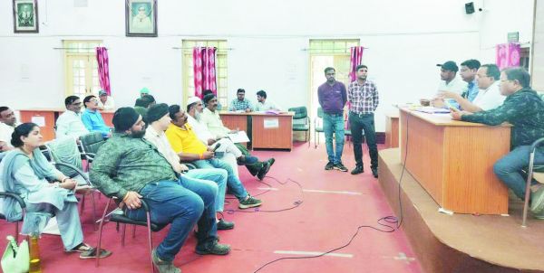 चार दुकान व दो रेस्टोरेंट की नीलामी  से निगम को मिली लाखों की आय
