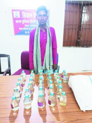 शराब कोचिया से 32  पौवा देशी शराब जब्त