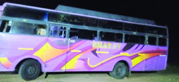 बस चालक बुकिंग के नाम पर वाहन लेकर फरार