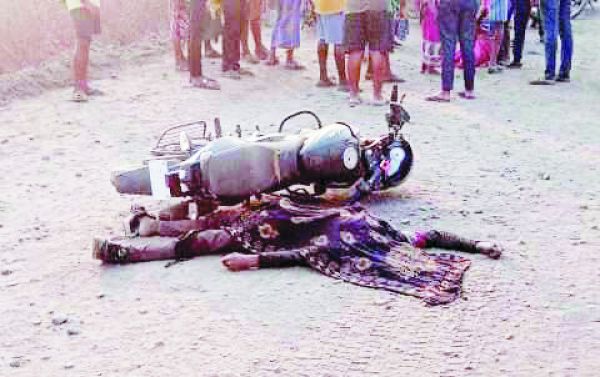 अज्ञात वाहन की ठोकर से बाइक सवार की मौत