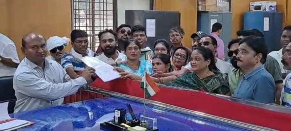 कांग्रेस और भाजपा ने मैदान में उतारा अपना पार्षद उम्मीदवार, अब मैदान जीतने की तैयारी