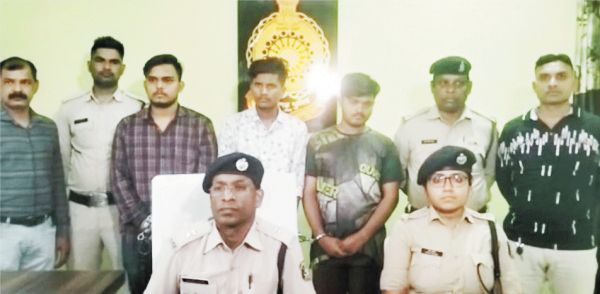 प्रेम त्रिकोण में हुई प्रतियोगी छात्र की हत्या, हाईवे पर पड़ी मिली थी लाश