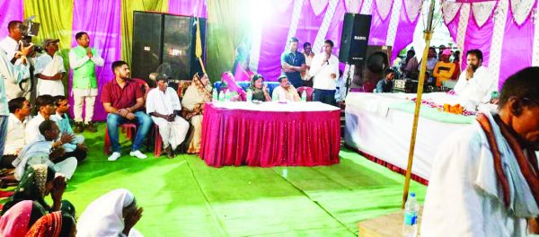 प्राकट्य दिवस पर नगर में निकली कलश शोभायात्रा