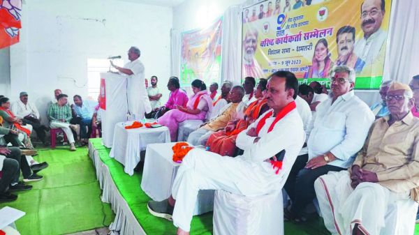 वरिष्ठजनों के आशीर्वाद से देश में राष्ट्रवादियों की सरकार है-चंदूलाल