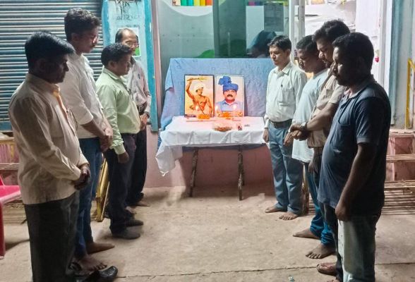 बिरसा मुंडा- संतोष सावरकर को दी श्रद्धांजलि